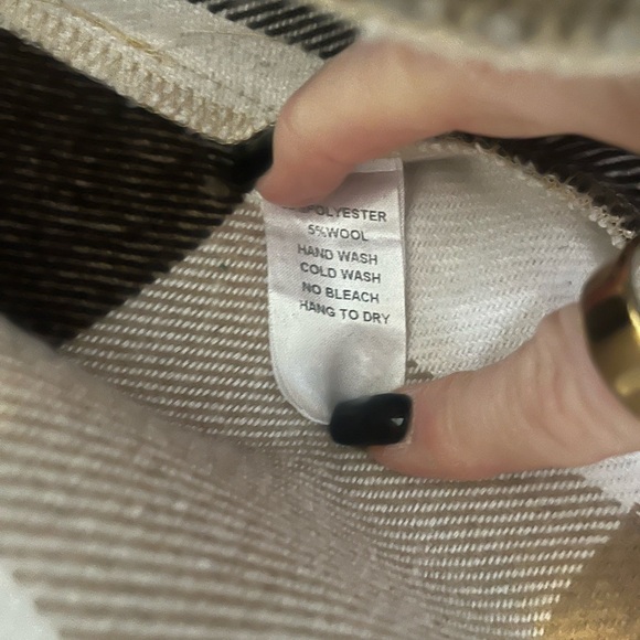 Plaid Button-Up Jacket - Picture 4 of 4